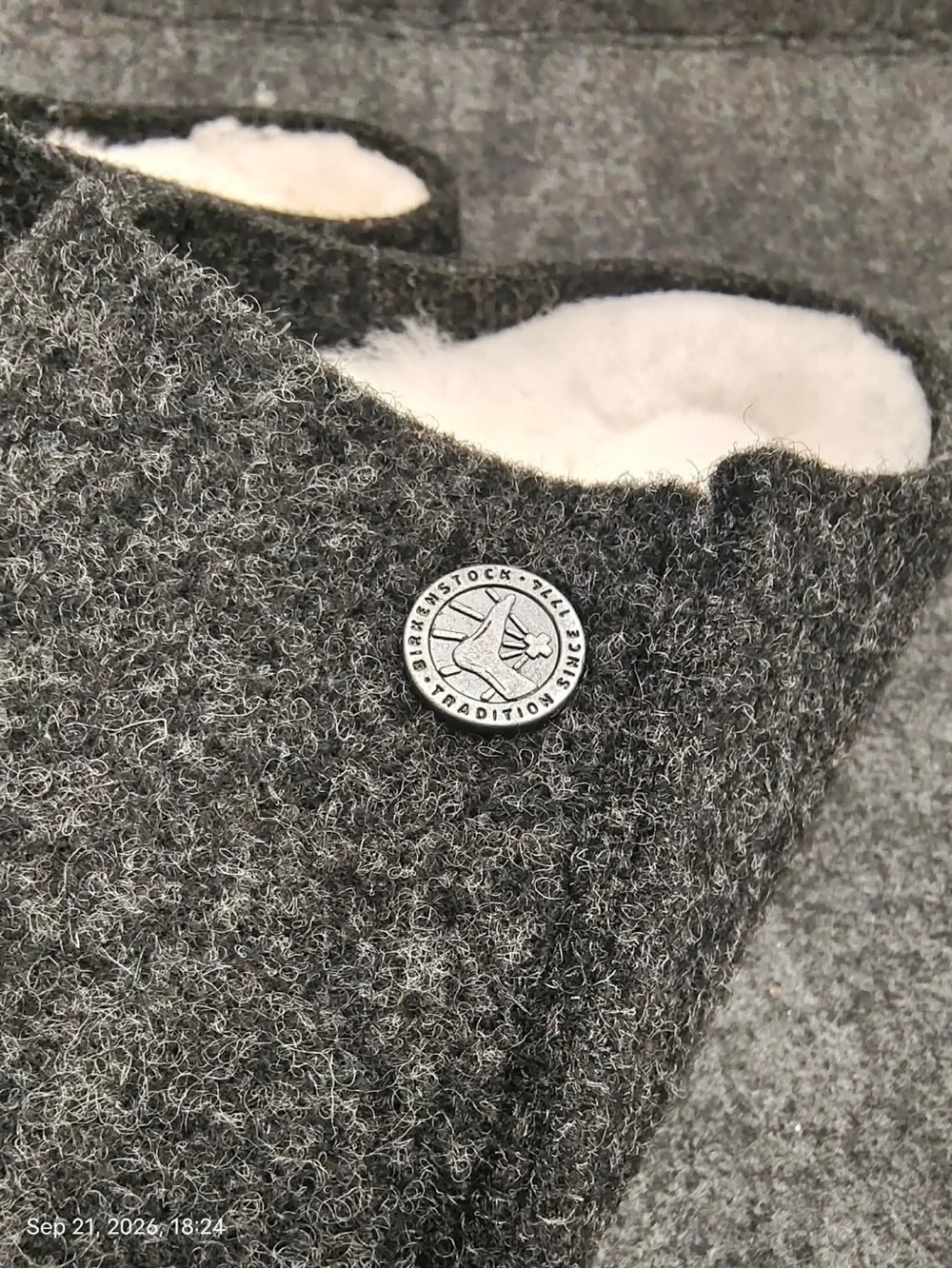 NWOB Birkenstock Zermatt
Shearling Lined Slipper, Black, Size
45 EU 12 US Gray - Picture 4 of 6